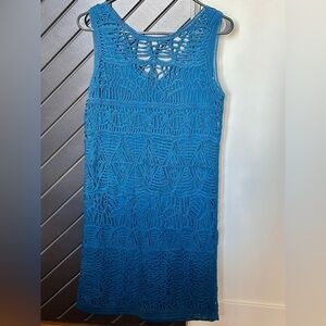 🎉HP🎊Silk Crocheted Shift Dress frm CLUNY. Size S